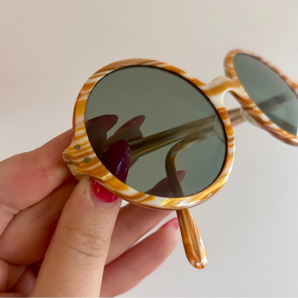 Vintage 60s 70s Marbled Round Mod Psychedelic Hippie Boho Woodstock Sunglasses - Picture 3 of 16